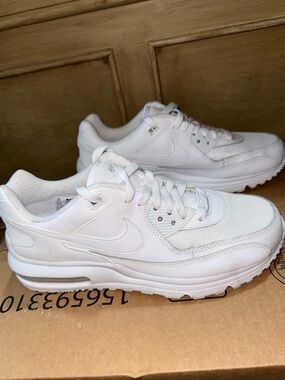 Women’s Nike Air Max 90. All-White Sneakers. Women Size 7.